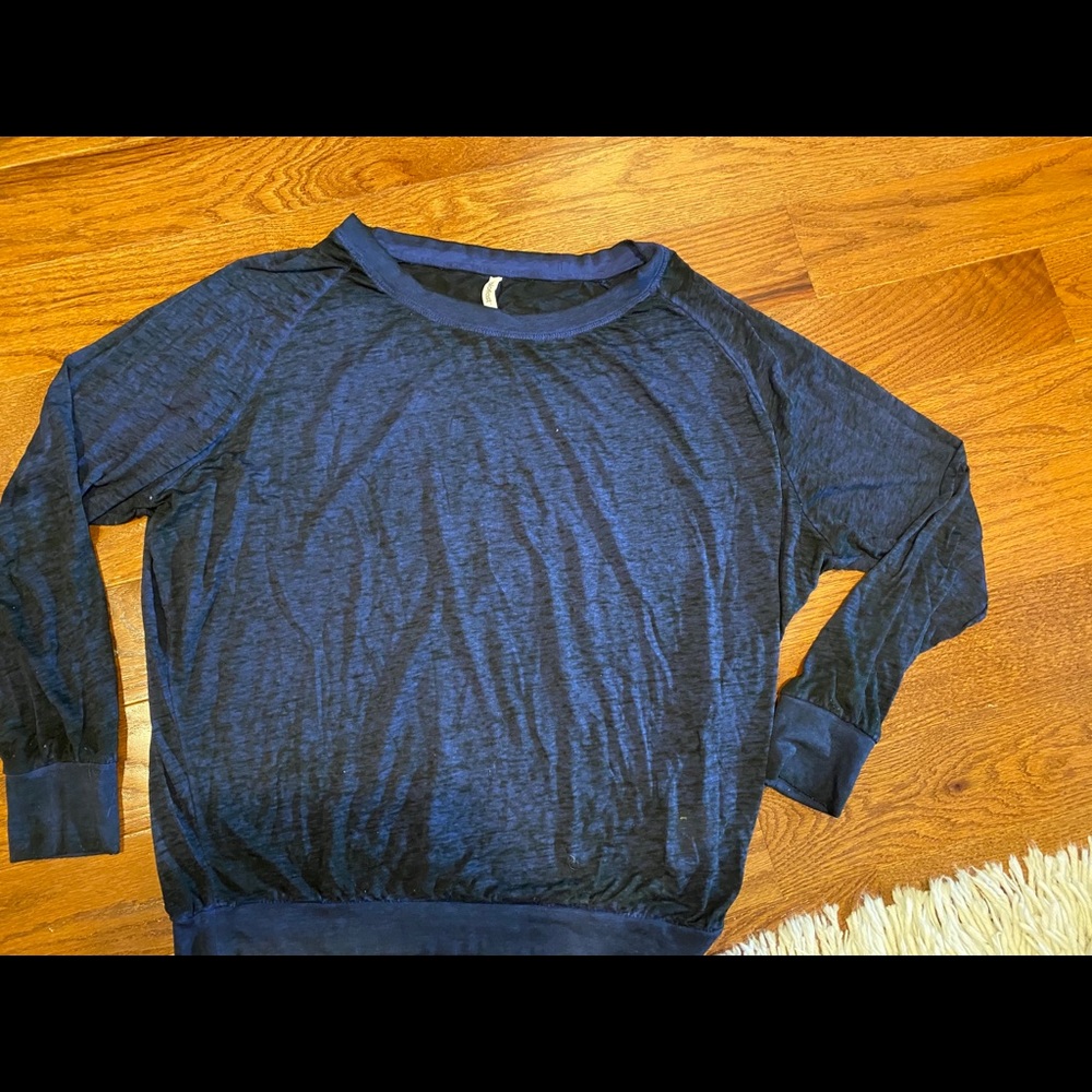 Women's long sleeve tee